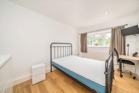 7, Dolphin Court Dolphin Close, Surbiton, KT6 4DZ