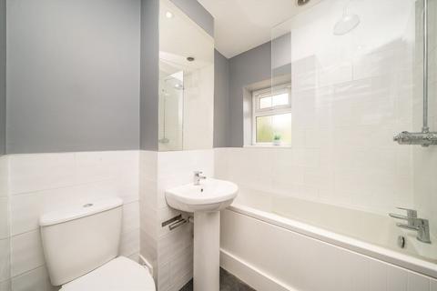 7, Dolphin Court Dolphin Close, Surbiton, KT6 4DZ