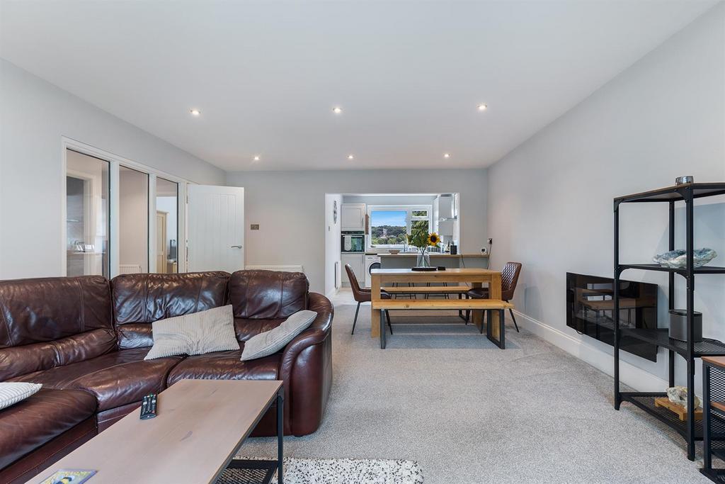 Apt 24, Claredon Court, Sheffield 06 297.png