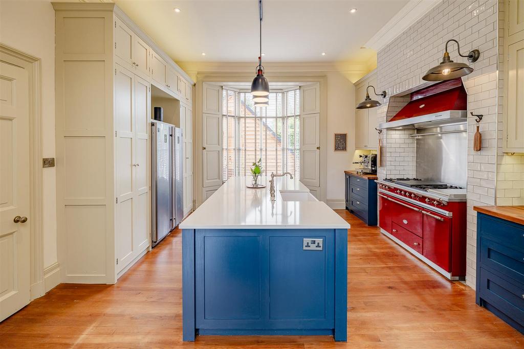 Interior11.jpg