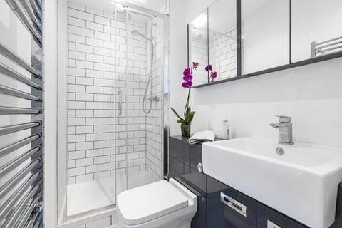 Studio to rent, Inner Park Road, London, SW19