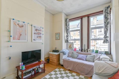 3 bedroom flat for sale, Tremadoc Road, Clapham High Street, London, SW4