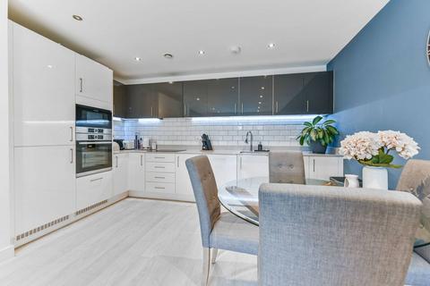 2 bedroom flat for sale, Sylvan Hill, Crystal Palace, London, SE19