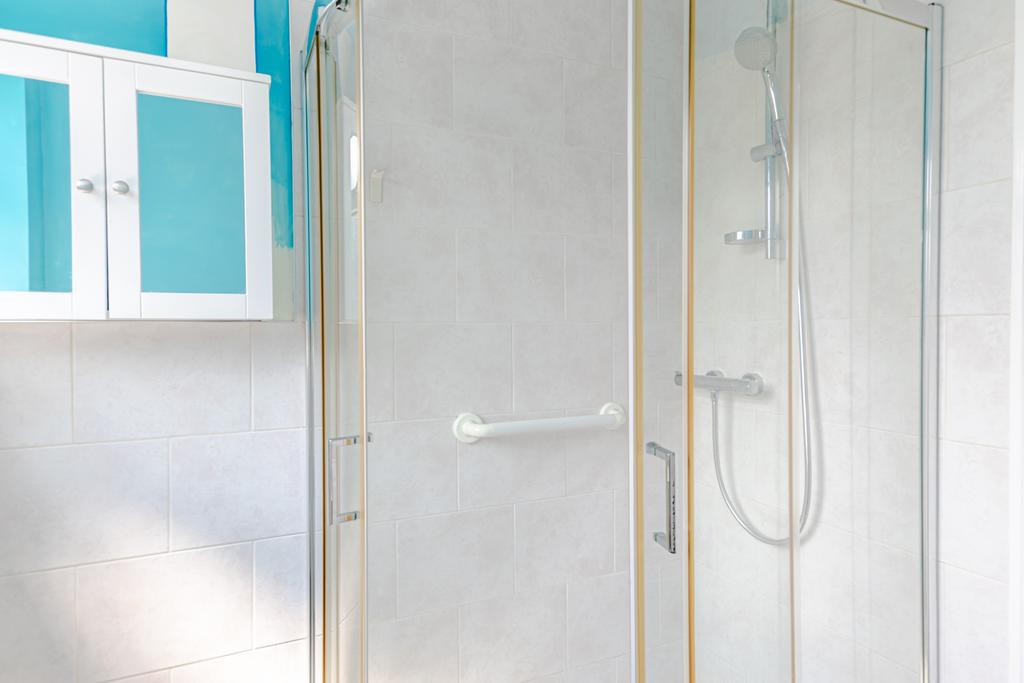 Shower2