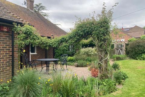 Chatfield College Close, Lingfield, RH7 6HG