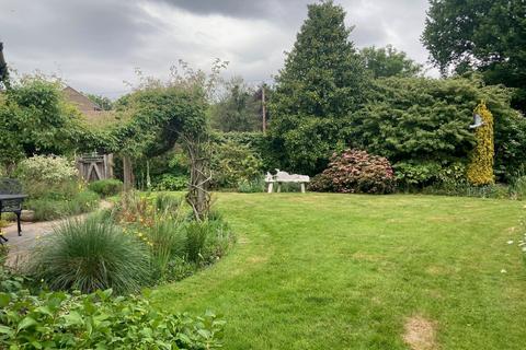 Chatfield College Close, Lingfield, RH7 6HG