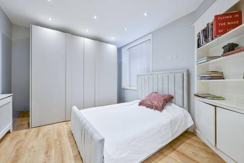 Oxford & Cambridge, Marylebone, London, NW1