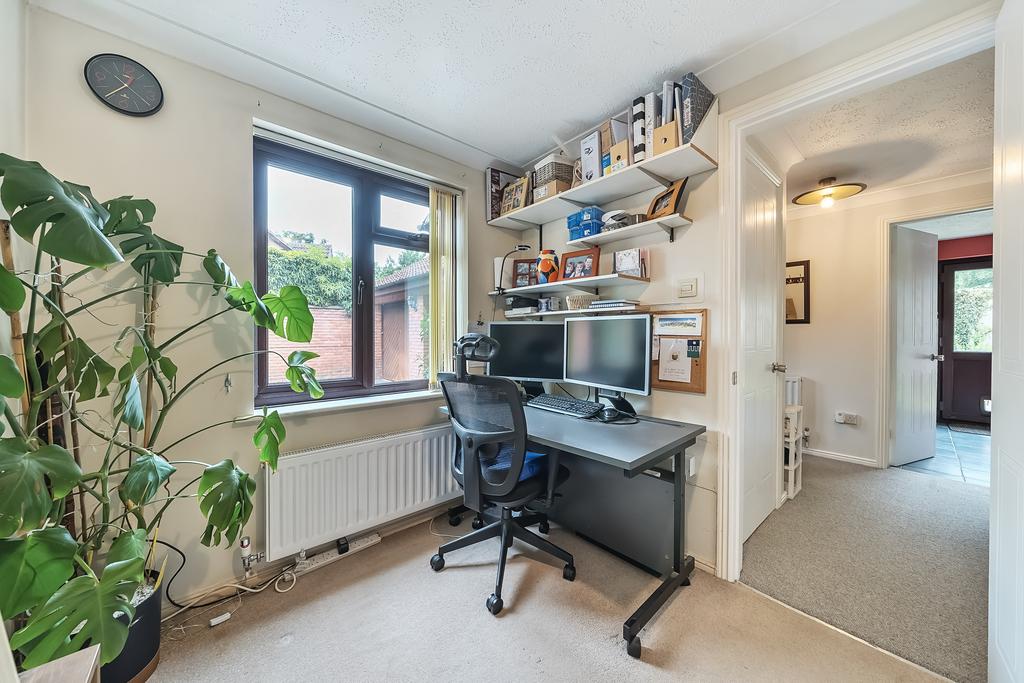 Office / Bedroom 5