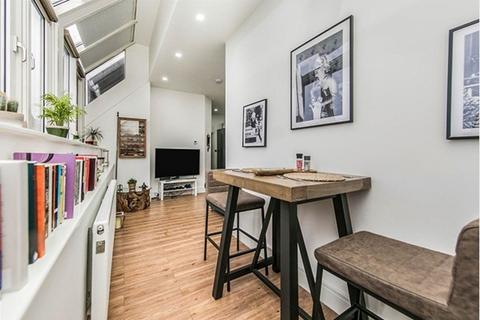 1 bedroom flat for sale, Flat 14, Maple Court, 19 Elm Street, Ipswich, Suffolk IP1 1EZ