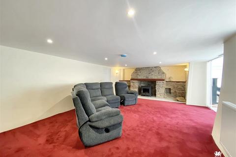 5 bedroom property with land for sale, Tavernspite, Whitland