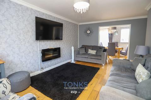 4 bedroom semi-detached house for sale, Wadham Close, Rowley Regis B65