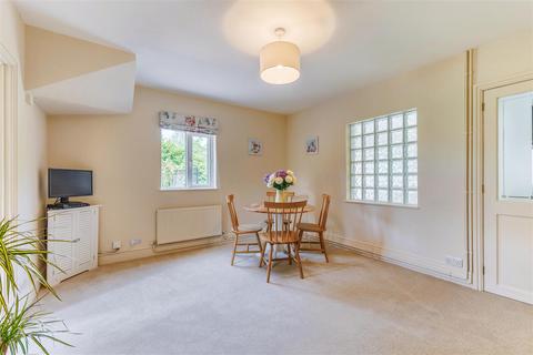 1 Brook Lane, Charlton, Pershore, WR10 3LG