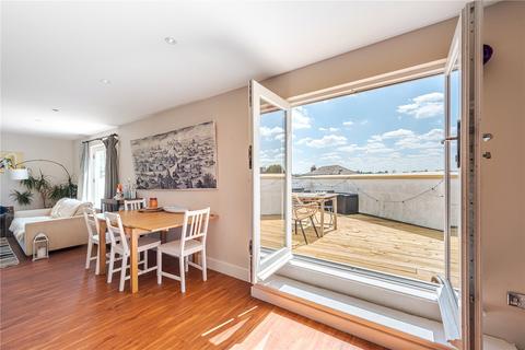 Battersea High Street, London, SW11