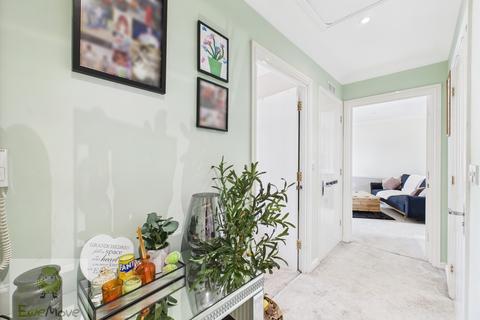 Flat E, 13 Cutter Close, Upnor, Rochester, ME2 4GY