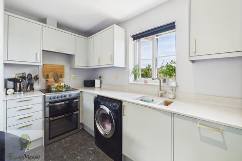 Flat E, 13 Cutter Close, Upnor, Rochester, ME2 4GY
