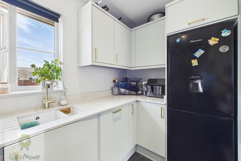 Flat E, 13 Cutter Close, Upnor, Rochester, ME2 4GY