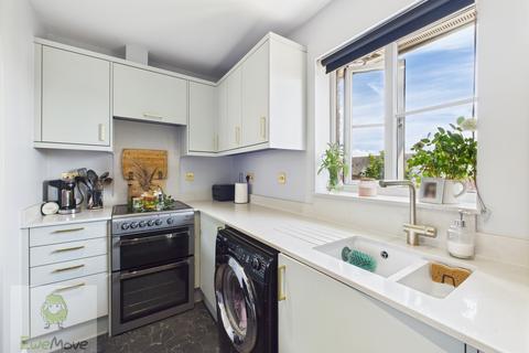 Flat E, 13 Cutter Close, Upnor, Rochester, ME2 4GY