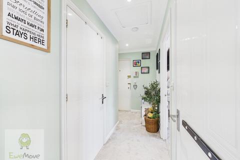 Flat E, 13 Cutter Close, Upnor, Rochester, ME2 4GY