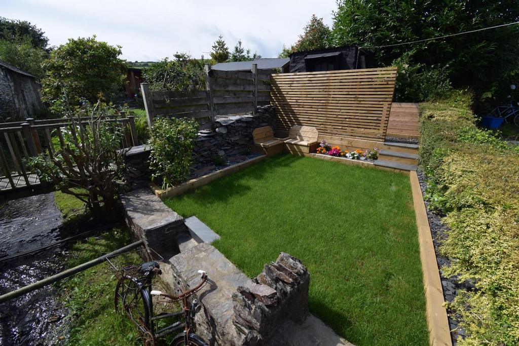 Rear Garden  (2).JPG