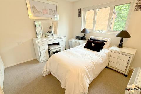 1 bedroom retirement property for sale, Rose Court, Rosedale Way, West Cheshunt