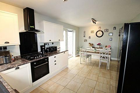 8 Thackeray Avenue, Rawmarsh, Rotherham, S62 5PN