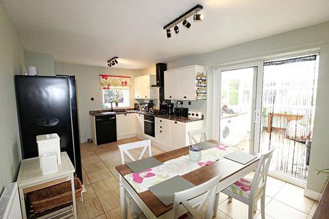 8 Thackeray Avenue, Rawmarsh, Rotherham, S62 5PN