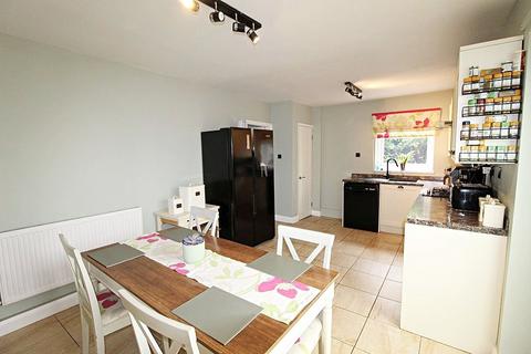 8 Thackeray Avenue, Rawmarsh, Rotherham, S62 5PN