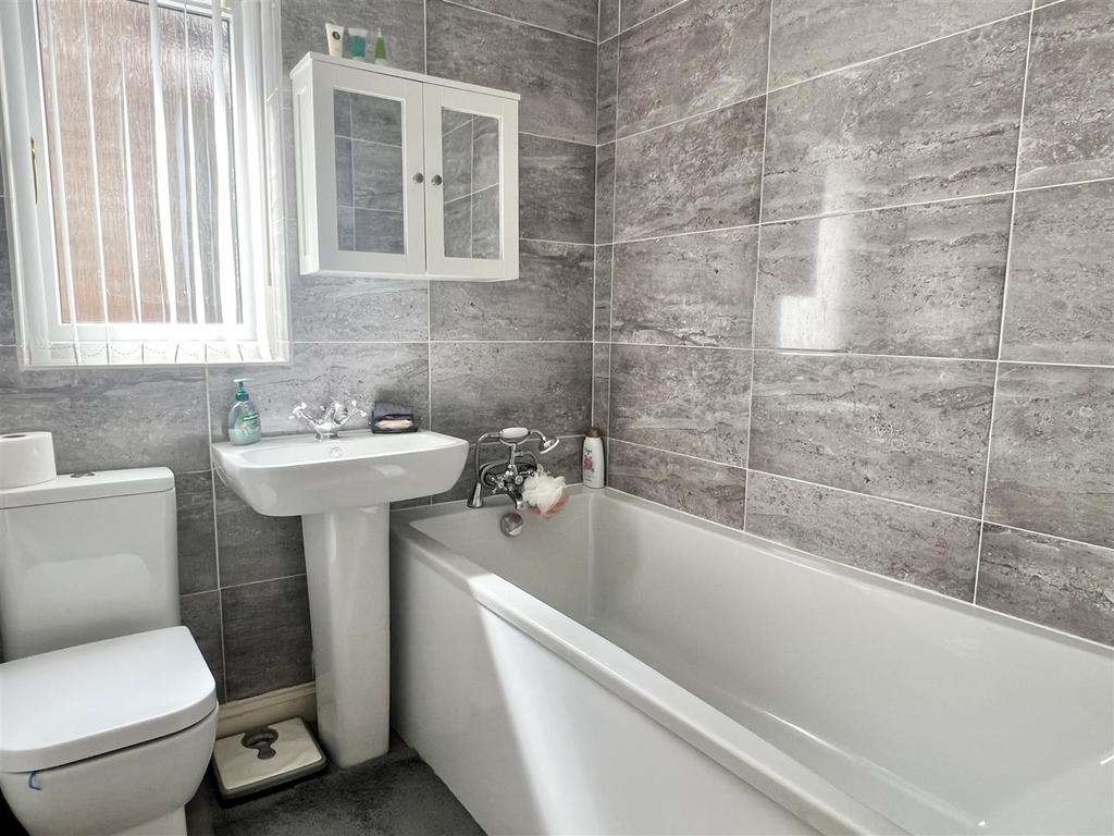 Family Bathroom: