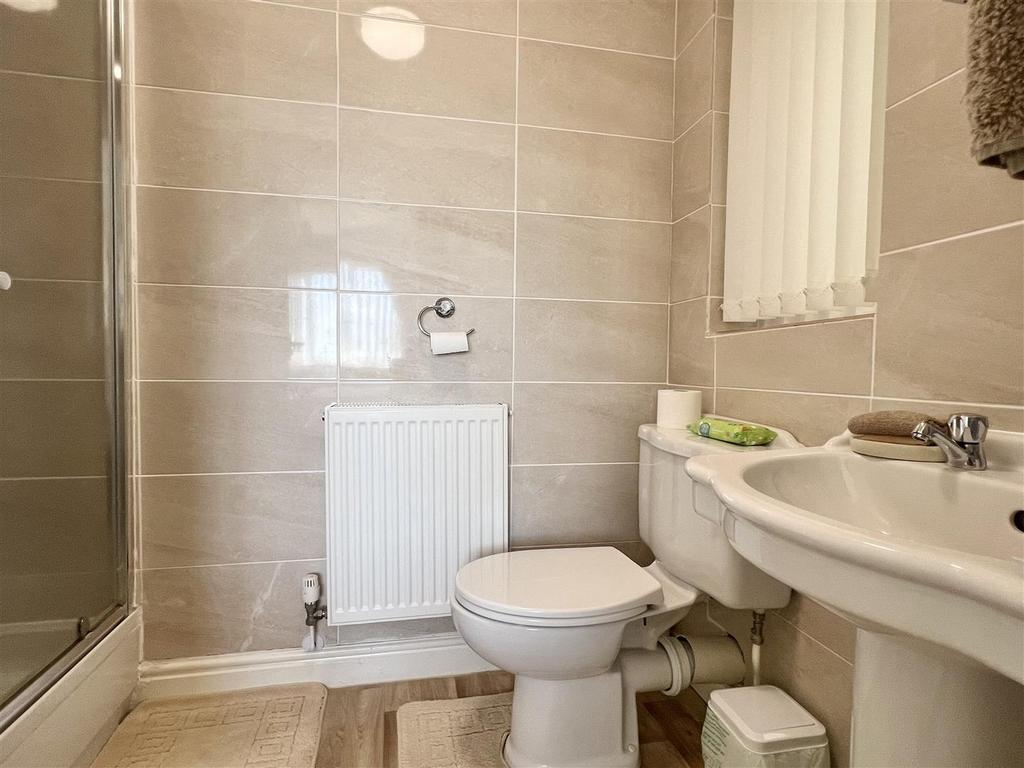 En-Suite Shower Room: