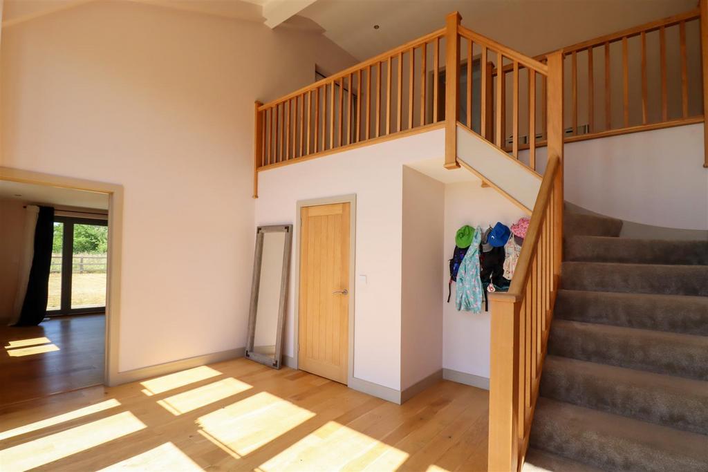 Hallway.jpg