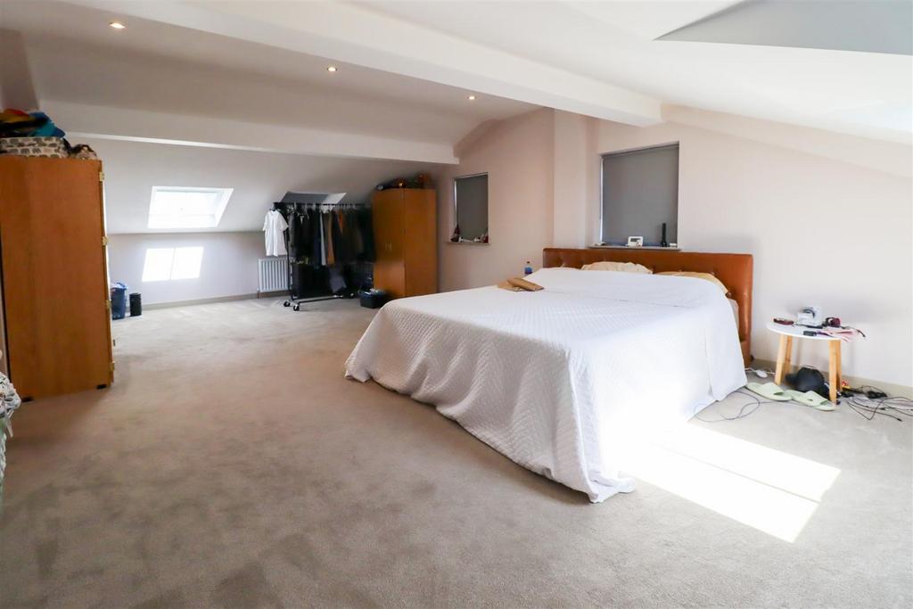 Bedroom 5.jpg