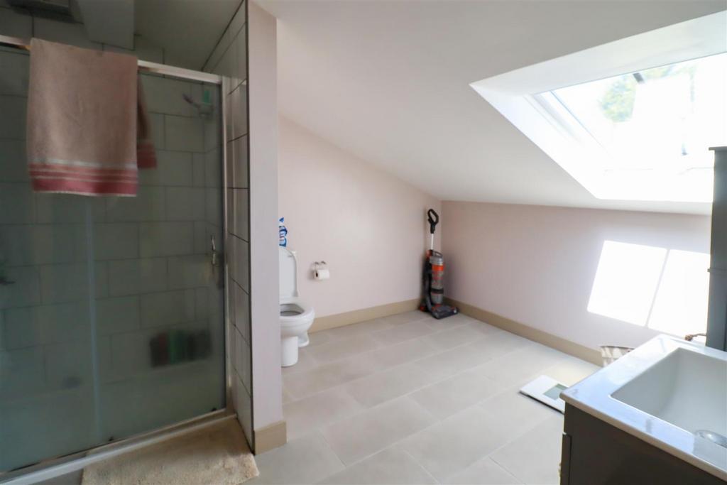 Shower Room.jpg