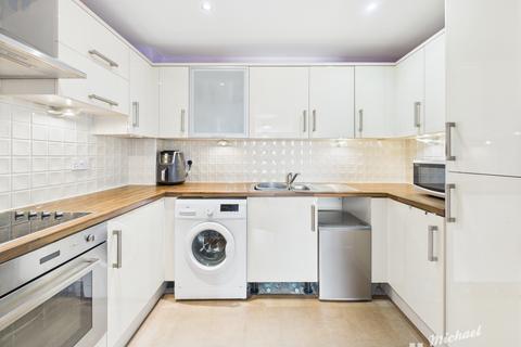 1 bedroom flat for sale, Stanton House, Coxhill Way, Aylesbury, Buckinghamshire