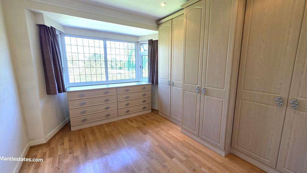 Rear bedroom