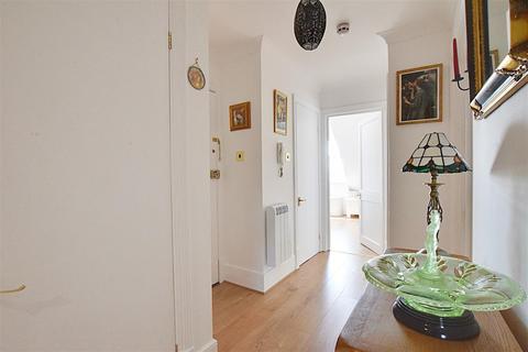 Flat 6, 6 Middlesex Road, Bexhill-on-sea, TN40 1LP