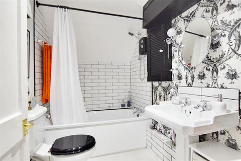 Flat 6, 6 Middlesex Road, Bexhill-on-sea, TN40 1LP