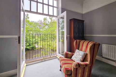 2 bedroom flat for sale, Chapman Square, Harrogate, HG1