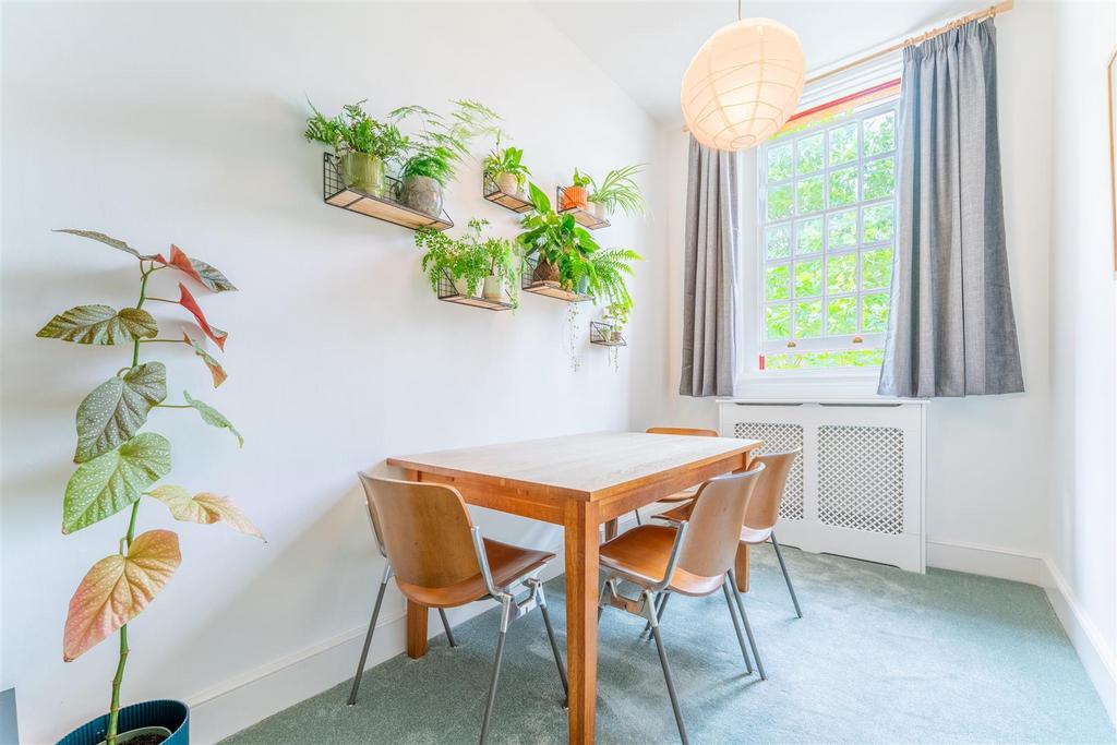 17 Osterley dining 2.jpg