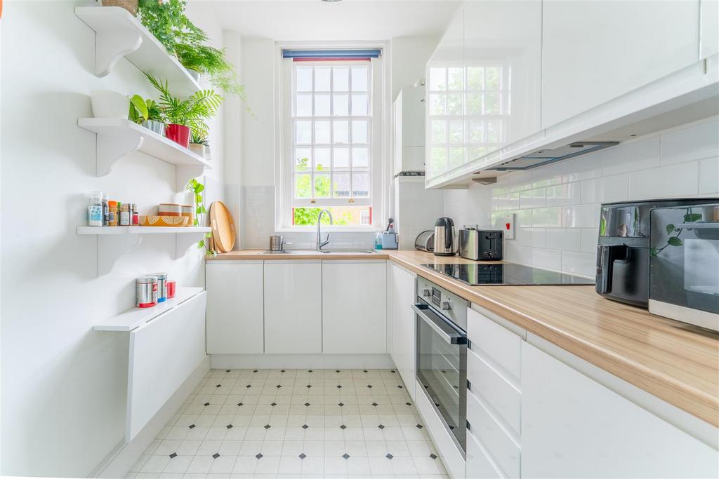 17 Osterley Kitch 2.jpg