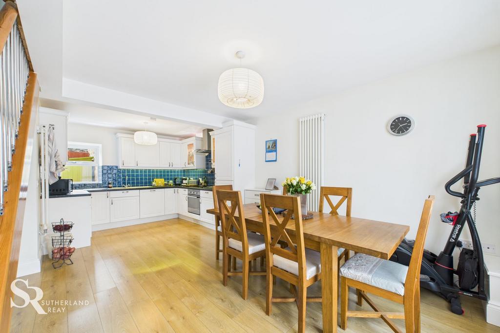 Kitchen/Dining Area