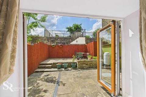 32 Bridgemont, Whaley Bridge, High Peak, SK23 7PB