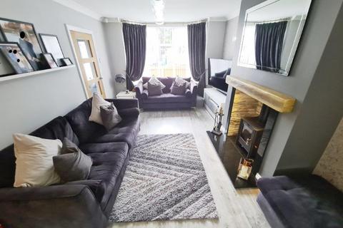 13 Thackeray Grove, Droylsden, Manchester, M43 7NB