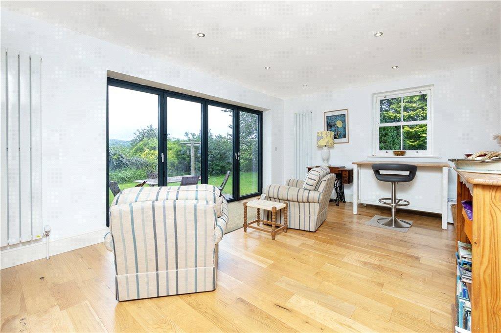 Living/Dining Area