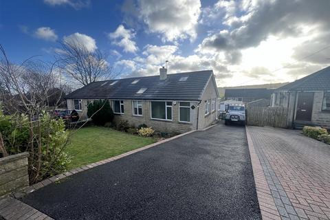 4 bedroom semi-detached bungalow to rent, Springhead Road, Bradford BD13