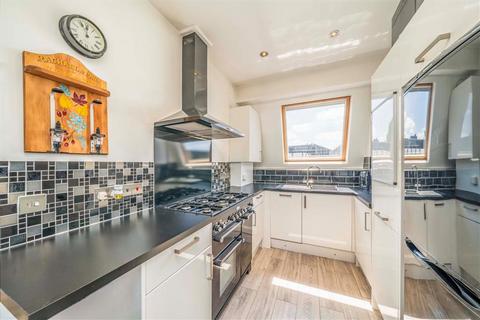 1 bedroom flat for sale, Battersea Rise, London SW11