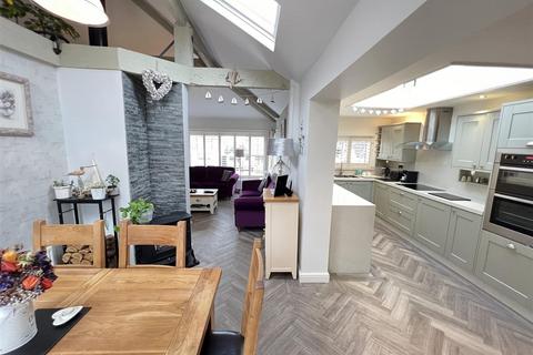 23 Gulls Way, Wirral, CH60 9JG