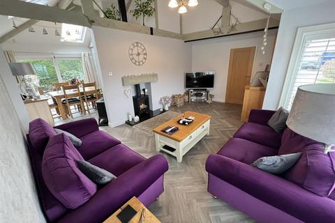 23 Gulls Way, Wirral, CH60 9JG