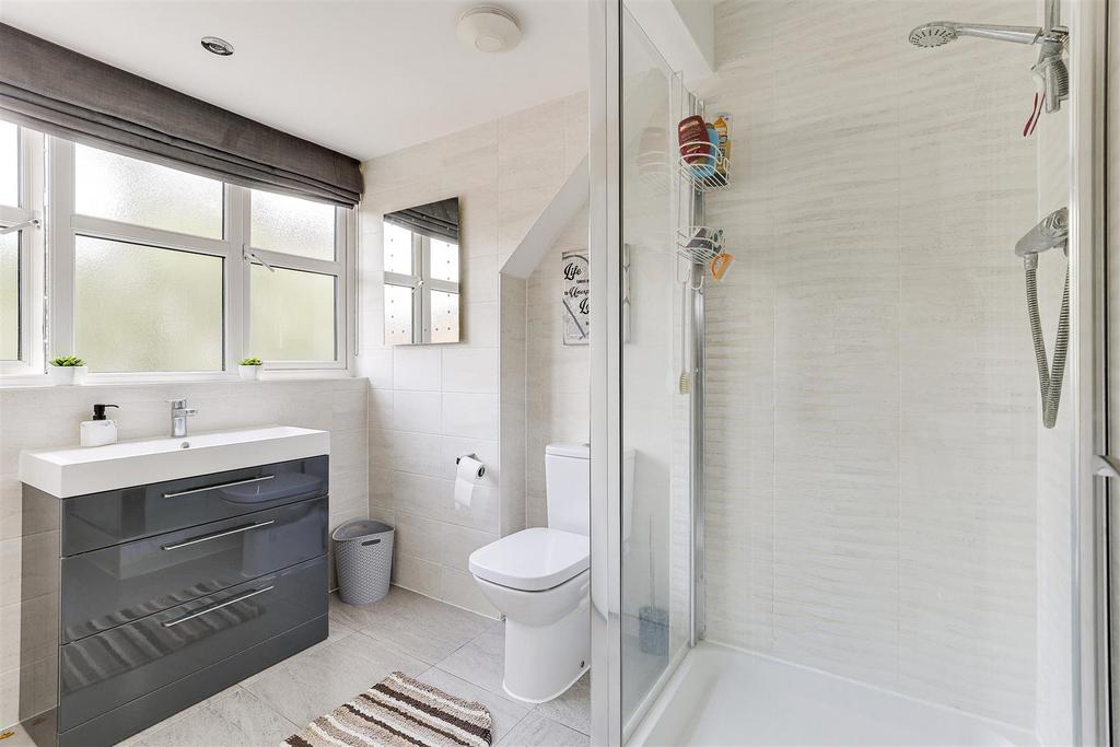 Ensuite.JPG