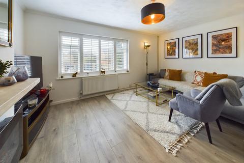 24 Trident Road, Watford, WD25 7AN