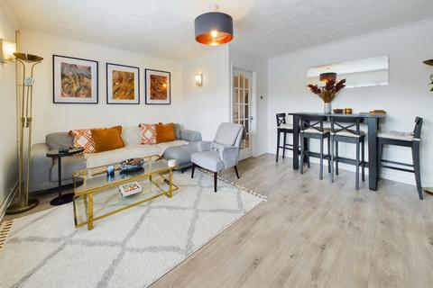24 Trident Road, Watford, WD25 7AN
